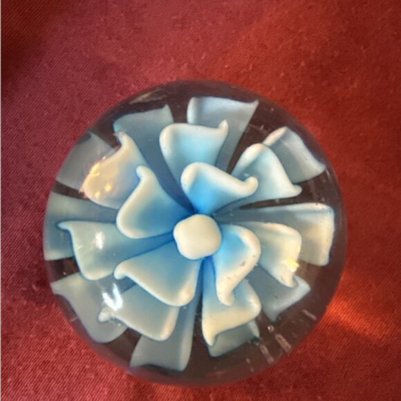 Lot Of Two Glass Paperweights Present as Flowers, Both in Blue Colors About 2“ - Picture 5 of 6
